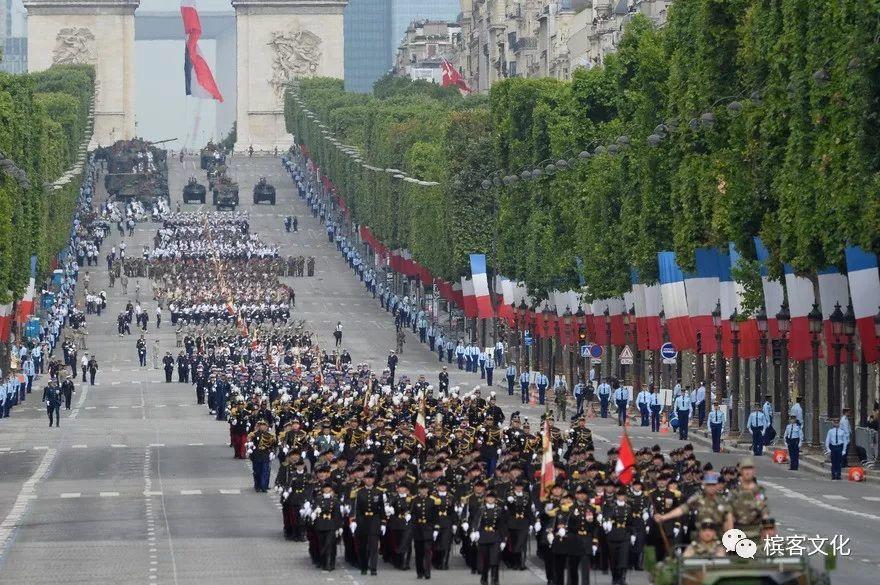 法国国庆节必须凑热闹，巴黎年度大趴就在今天！