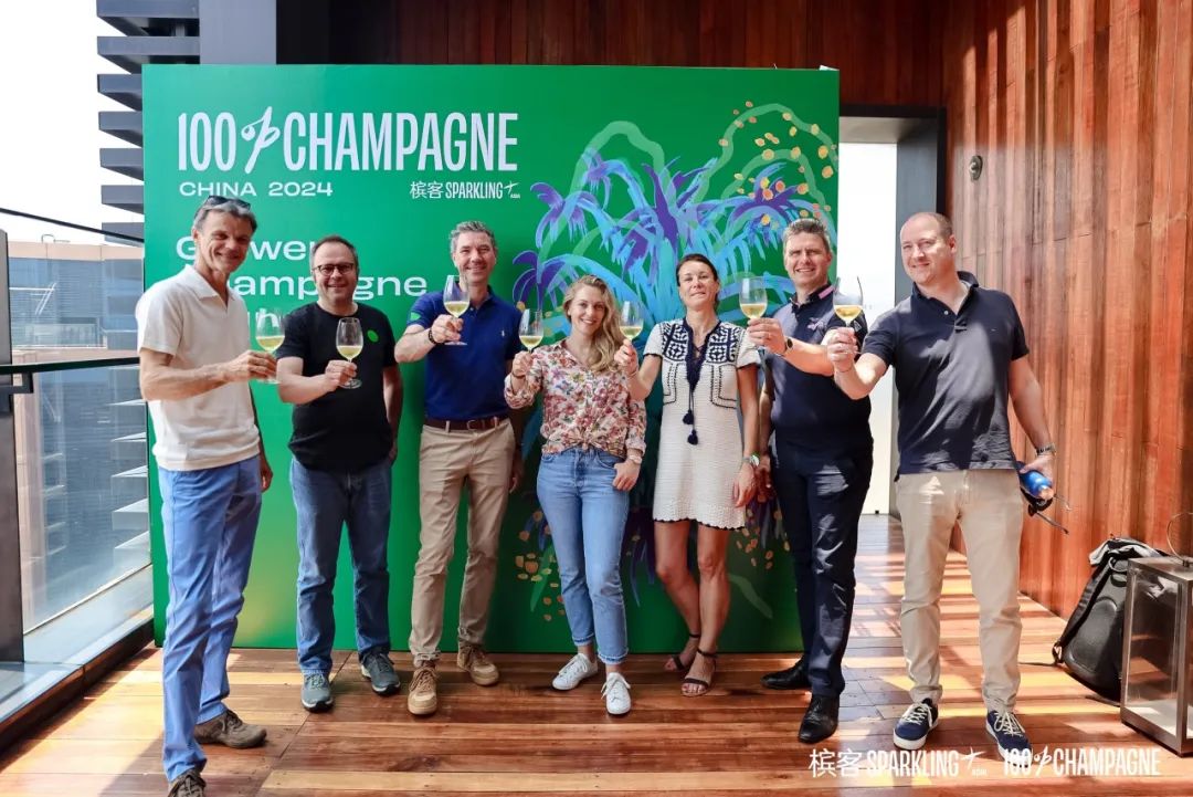 100% CHAMPAGNE Sparkles in Shanghai, Setting a New Record!