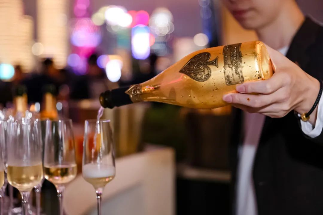 100%CHAMPAGNE a brillé à Shanghai et a établi un nouveau record!